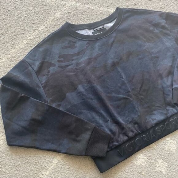 Victoria Sport Dark Camo Cropped Sweatshirt L - Picture 2 of 8
